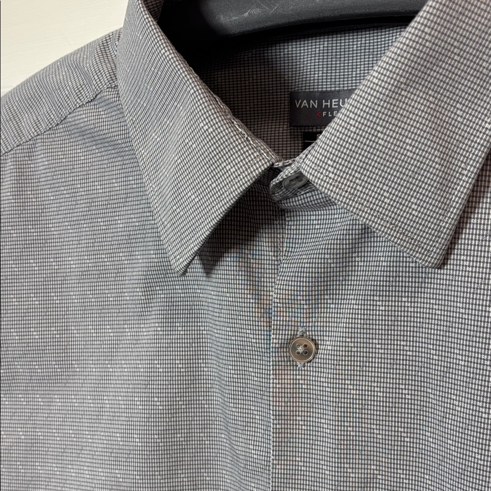 Van Heusen Flex-Slim Fit Dress Shirt- 16.5 - Picture 4 of 8